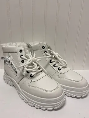 Boots Snow By Clothes Mentor  Size: 8.5